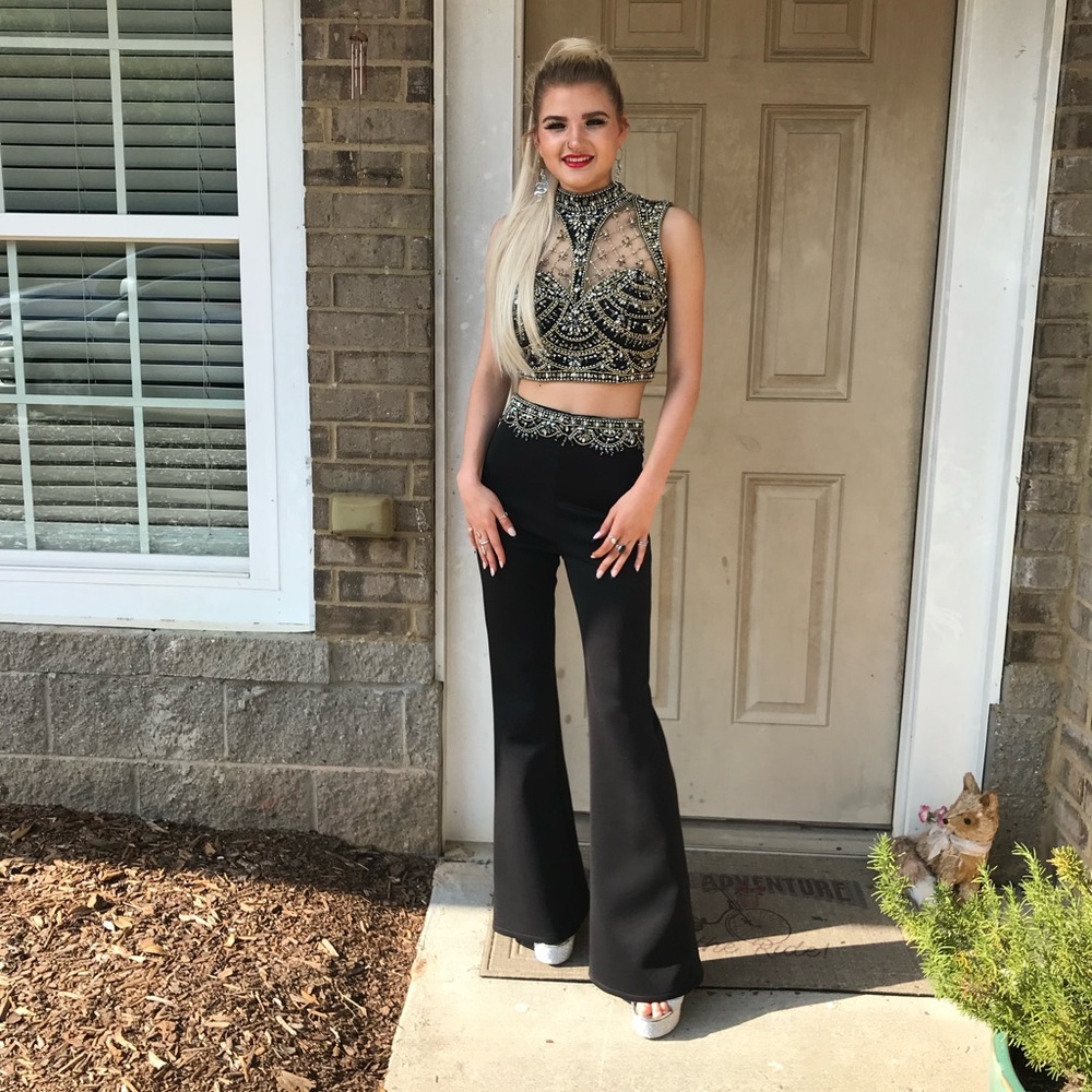 Xs beautiful beaded pant suit!